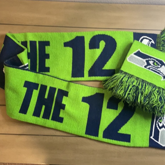Bundle - 2 Seahawks Scarves - Picture 4 of 5